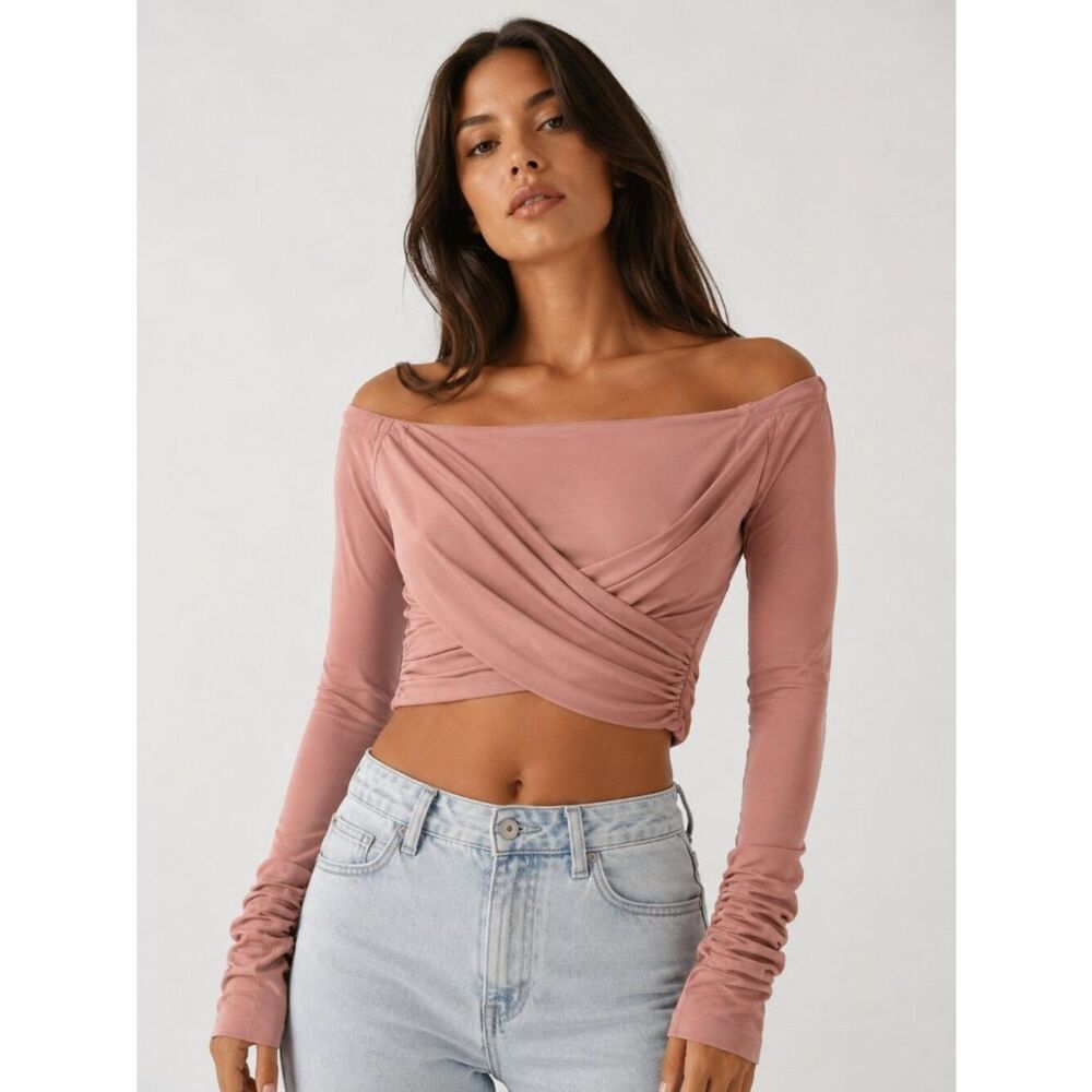 NWT TigerāMist Amsterdam Blush Off Shoulder Ruched Crop Top M